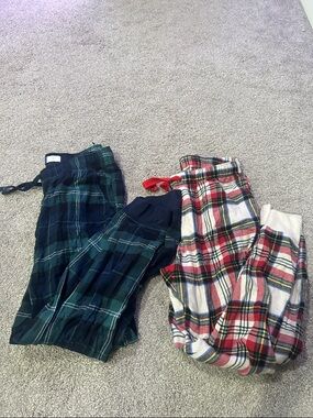 Old Navy Kids Plaid Flannel Pajama Bottoms - Green & Red Plaid